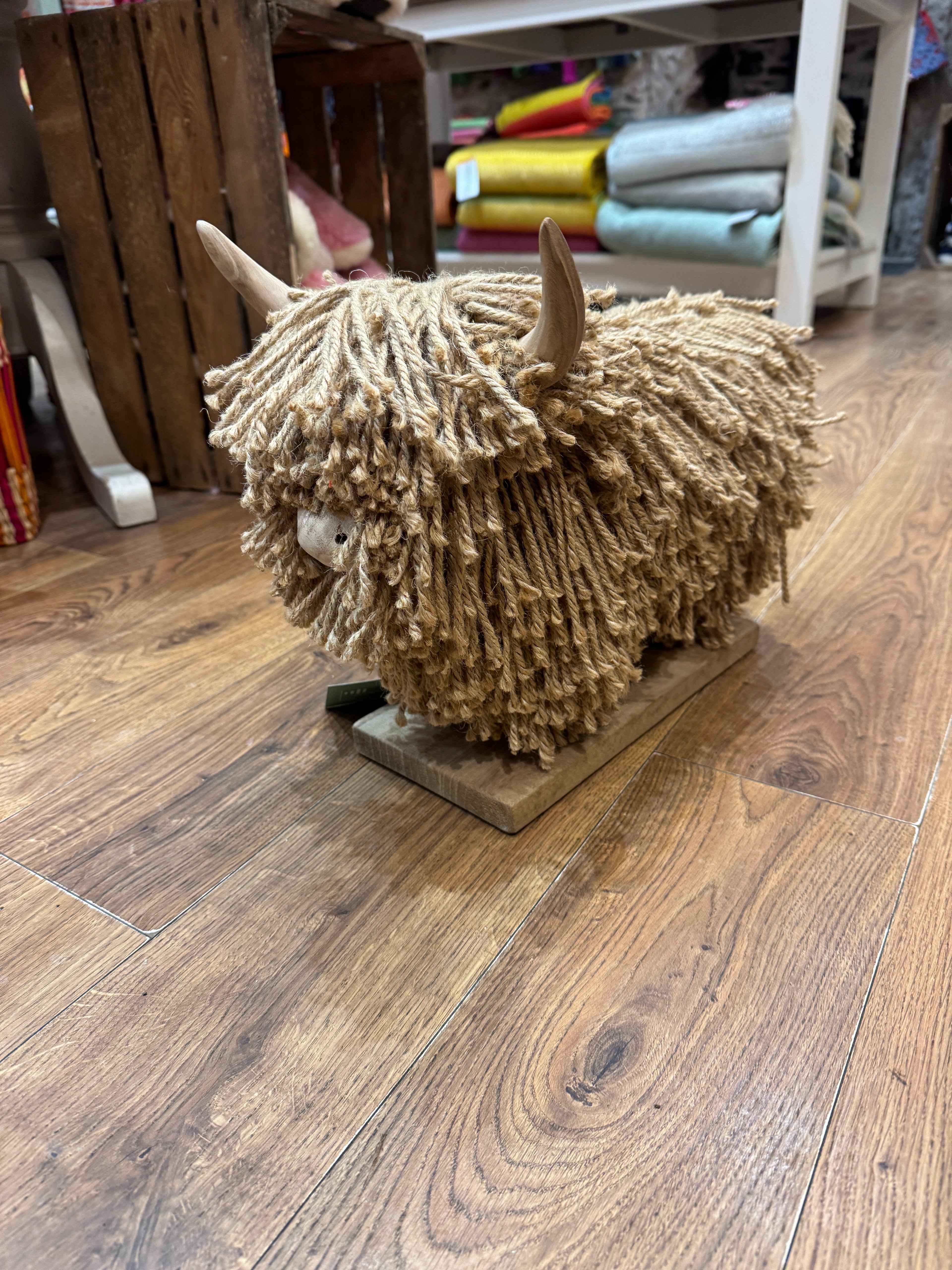 Aquarelle Standing Highland Cow Jute - Natural